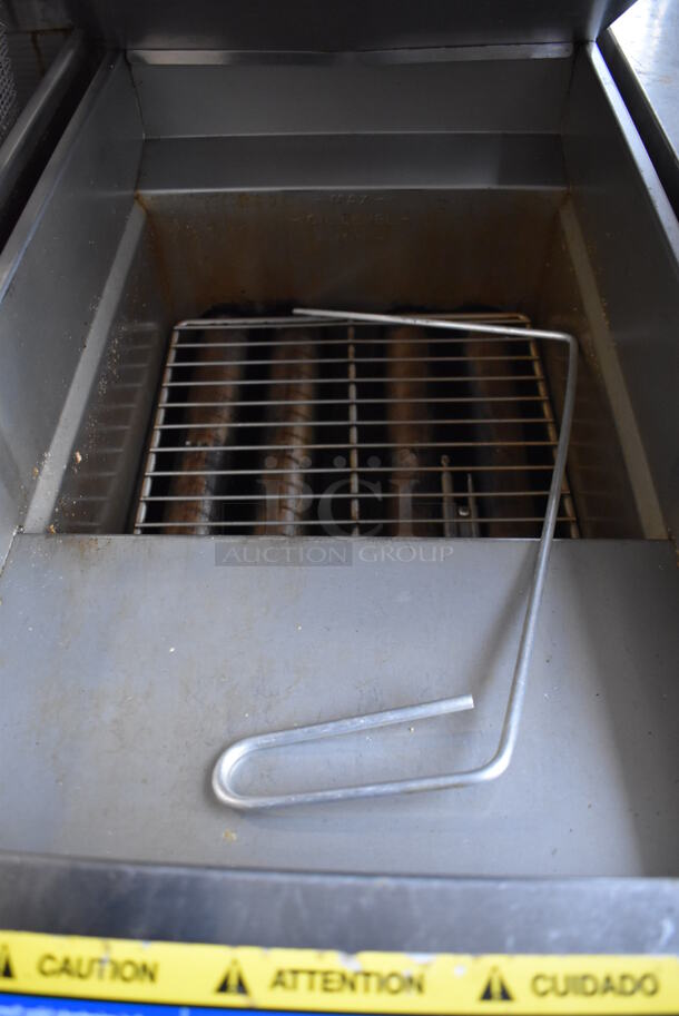 Pitco Frialator SG14RS Stainless Steel Commercial Floor Style Propane Gas Powered Deep Fat Fryer on Commercial Casters w/ 2 Metal Fry Baskets and Metal Lid. 122,000 BTU. 16x35x47 - Image 7 of 7