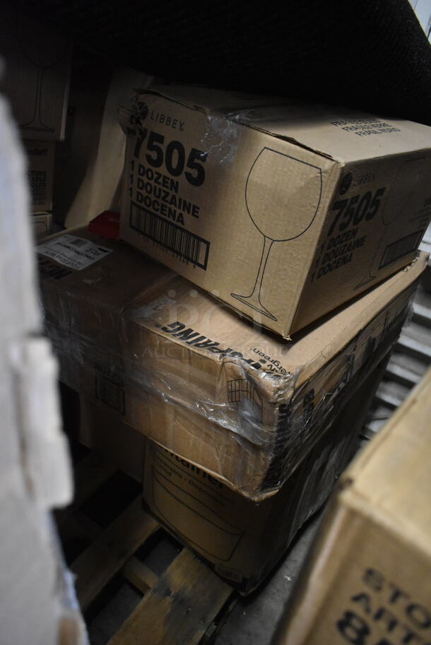 PALLET LOT of 26 BRAND NEW! Boxes Including Regency 460SS2142 Spec Line 21" x 42" NSF Stainless Steel Solid Shelf, 129MCR24B Choice 24 oz. Black Round Microwavable Heavy Weight Container with Lid 7 1/4" - 150/Case, 2 Box Libbey 7505 Vina 18.25 oz. Customizable Balloon Wine / Cocktail Glass - 12/Case, 2 Box Choice Medium Weight White Plastic Soup Spoon - 1000/Case, 130BKFSH Visions Wrapped Black Heavy Weight Plastic Cutlery Pack, 84891005127 Globe Industrial Matte Black Hardwire Pendant Light. 26 Times Your Bid! - Image 9 of 10