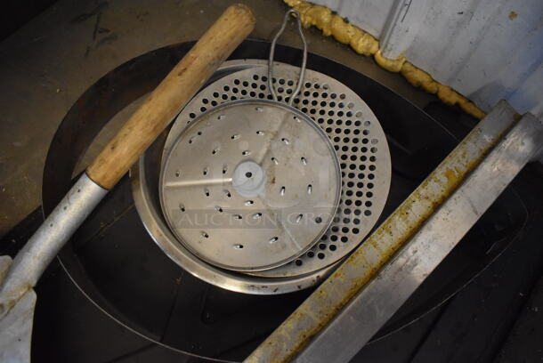 ALL ONE MONEY! Lot of Various Items Including Metal Pizza Peel - Image 4 of 4