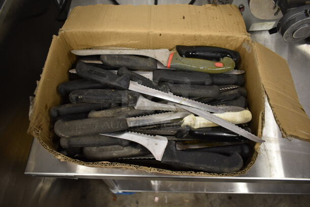 60 SHARPENED Stainless Steel Knives Including Serrated Knives. 60 Times Your Bid!