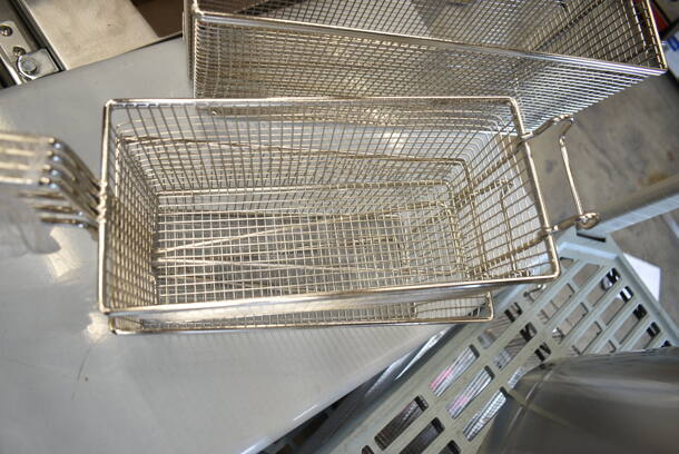 3 BRAND NEW SCRATCH AND DENT! Various Metal Fry Baskets. 5.5x23x9, 5.5x29x12.5. 3 Times Your Bid!  - Image 4 of 6