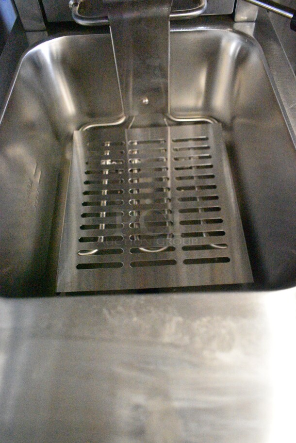 BRAND NEW SCRATCH AND DENT! 2024 Crosson Stainless Steel Commercial Countertop Electric Powered Deep Fat Fryer w/ Metal Lid and Metal Fryer Basket.  - Image 7 of 8