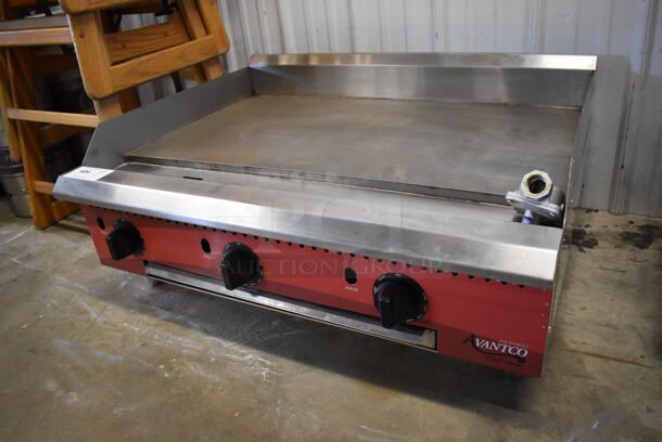 2021 Avantco CAG-36-TG Chef Series Stainless Steel Commercial Countertop Natural Gas Flat Top Griddle. Used a Few Times at Trade Show. 105,000 BTU. 36x29x16. Tested and Working! - Image 3 of 6