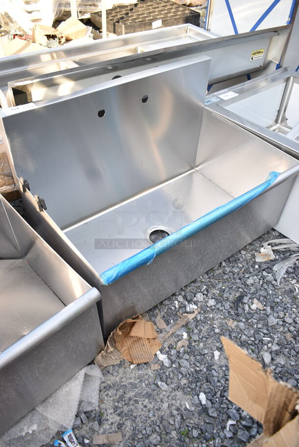 BRAND NEW SCRATCH AND DENT! Stainless Steel Commercial Single Bay Sink. No Legs.  - Image 3 of 5