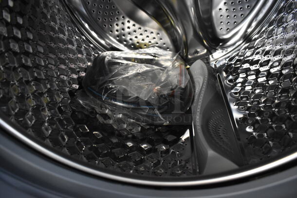 BRAND NEW SCRATCH AND DENT! 2022 KoolMore FLC-3CWH Metal Front Load Washer Dryer Combo. 120 Volts, 1 Phase.  - Image 6 of 7