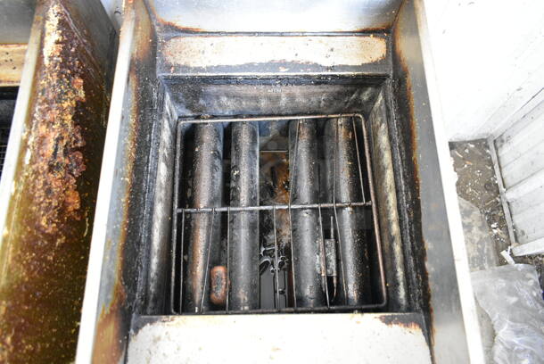 Pitco Frialator SG14 Stainless Steel Commercial Floor Style Natural Gas Powered Deep Fat Fryer w/ 2 Metal Fry Baskets on Commercial Casters. 110,000 BTU.  - Image 3 of 6