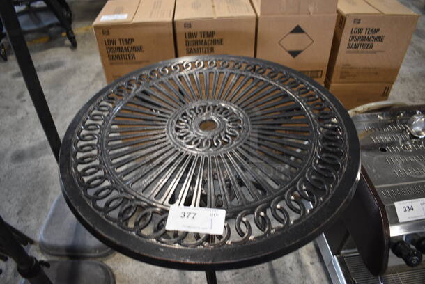 Black Metal Round Patio Table. 27x27x28 - Image 2 of 3