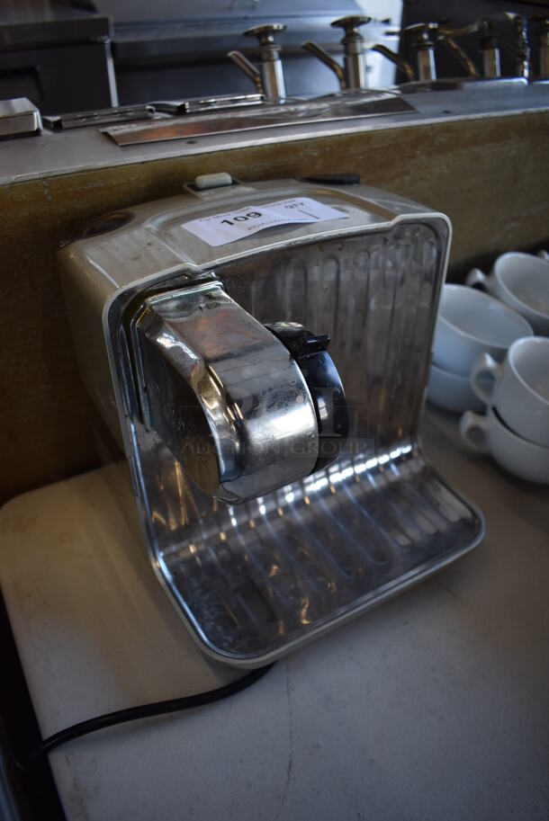 Omega CUBE 300S Metal Countertop Juicer Cube. 120 Volts, 1 Phase. 10.5x10x10. Tested and Working! - Image 3 of 6
