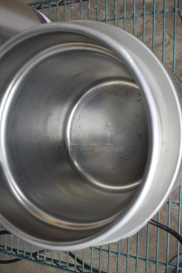 2 APW Wyott RCW-7 Stainless Steel Commercial Countertop Soup Kettle Food Warmer Rethermalizer w/ Drop In and Lid. 120 Volts, 1 Phase. 2 Times Your Bid! Tested and Working! - Image 6 of 10