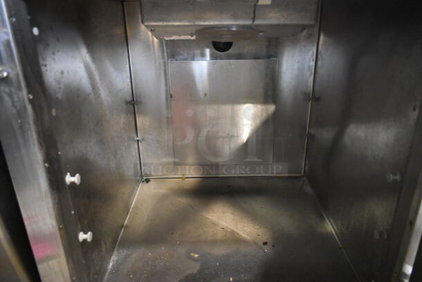 Traulsen RDT132EUT-HHS Stainless Steel Commercial 2 Half Size Door Reach In Dual Zone Cooler Freezer. 115 Volts, 1 Phase. Tested and Powers On But Does Not Get Cold
 - Image 3 of 4