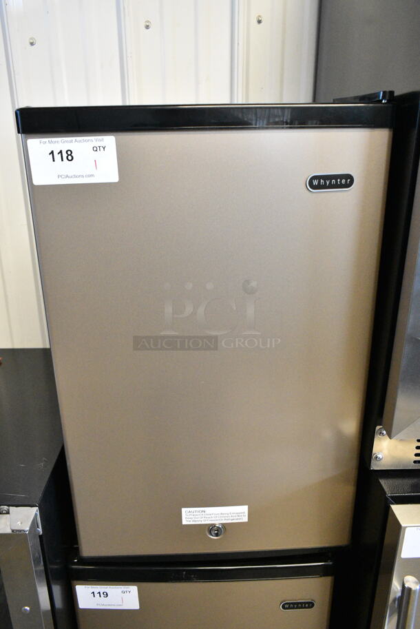 BRAND NEW SCRATCH AND DENT! Whynter CUF-210SSg Energy Star Stainless Steel Upright Freezer with Lock. 115 Volts, 1 Phase. Tested and Working! - Image 2 of 5