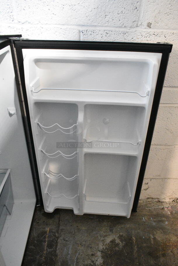 Galanz GL43S5 Metal Mini Cooler. 115 Volts, 1 Phase. Tested and Working! - Image 4 of 5