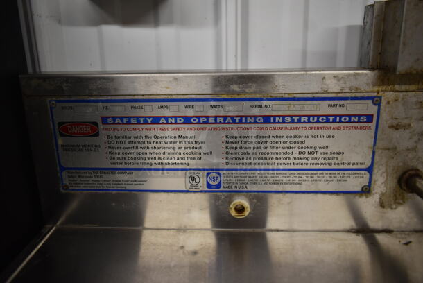 Broaster 1800 Stainless Steel Commercial Floor Style Natural Gas Powered Pressure Fryer. - Image 4 of 5