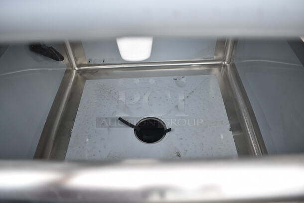 BRAND NEW SCRATCH AND DENT! Regency 600S12424224 Stainless Steel Single Bay Sink w/ Dual Drain Boards. Bay 24x24x14. Drain Boards 22.5x26 - Image 3 of 6