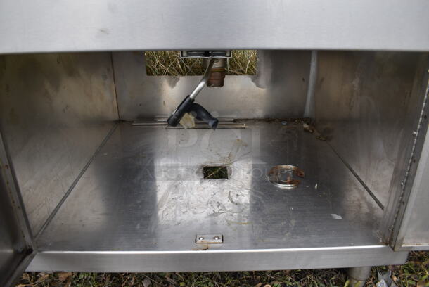 Stainless Steel Commercial Counter w/ Sink Basin, Handles, Faucet, Back Splash and Doors. 84x32x41. Bay 20x20x12 - Image 4 of 5