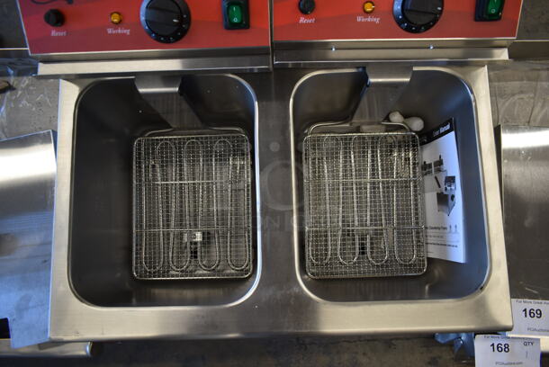 BRAND NEW SCRATCH AND DENT! Avantco 177F202 Stainless Steel Commercial Countertop Electric Powered 2 Bay Deep Fat Fryer w/ 2 Lids and 2 Fry Baskets. 208/240 Volts, 1 Phase. - Image 6 of 9
