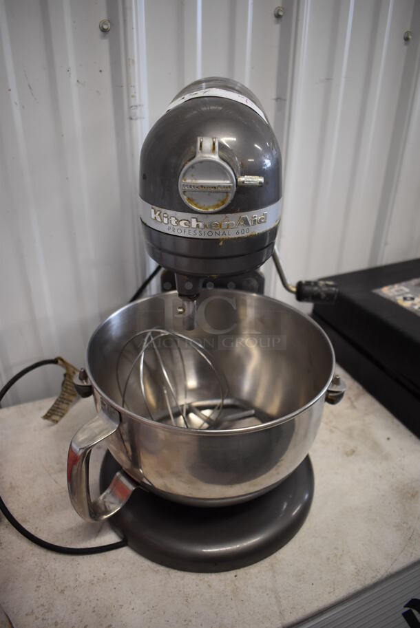 KitchenAid KP26M1XPM Professional 600 Metal Countertop 6 Quart Planetary Dough Mixer w/ Metal Mixing Bowl, Paddle and Whisk Attachments. 120 Volts, 1 Phase. 15x13x17. Tested and Does Not Power On - Image 2 of 6