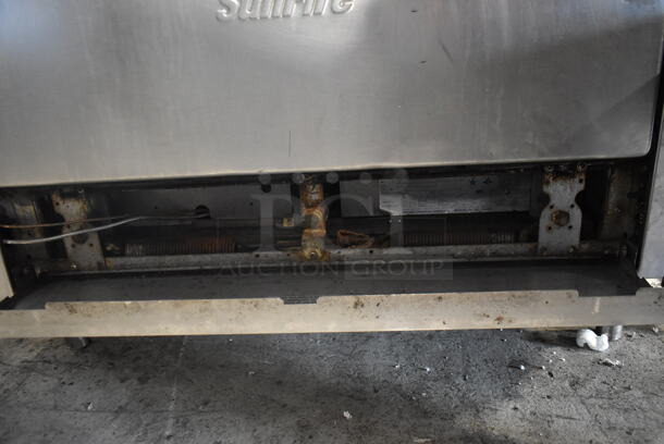 Garland SunFire X36-6R Stainless Steel Commercial Natural Gas Powered 6 Burner Range w/ Oven, Back Splash and Over Shelf. - Image 7 of 8