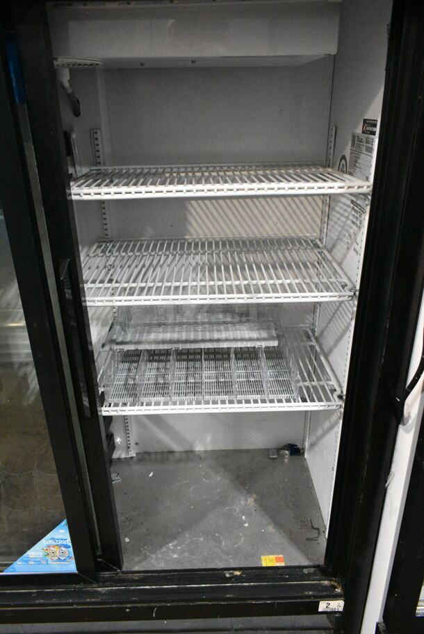 2018 True GDM-41SL-60-HC-LD Metal Commercial 2 Door Reach In Cooler Merchandiser w/ Poly Coated Racks. 115 Volts, 1 Phase. Tested and Powers On But Does Not Get Cold - Image 4 of 5