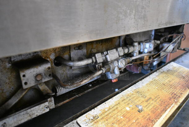 Hobart MGR360 Stainless Steel Commercial Natural Gas Powered 6 Burner Range w/ Oven.  - Image 6 of 7