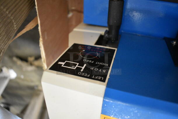 BRAND NEW SCRATCH AND DENT! Vevor CJ18A Metal Countertop Variable Speed Mini Lathe. 110 Volts, 1 Phase.  - Image 10 of 11