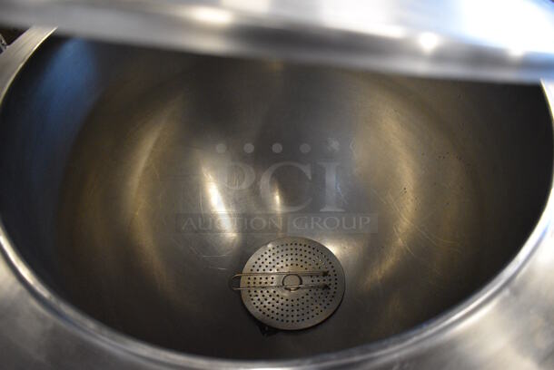 Vulcan-Hart VGLT40 Stainless Steel Commercial Natural Gas Powered Floor Style 40 Gallon Steam Kettle. 56x46x42 - Image 6 of 10