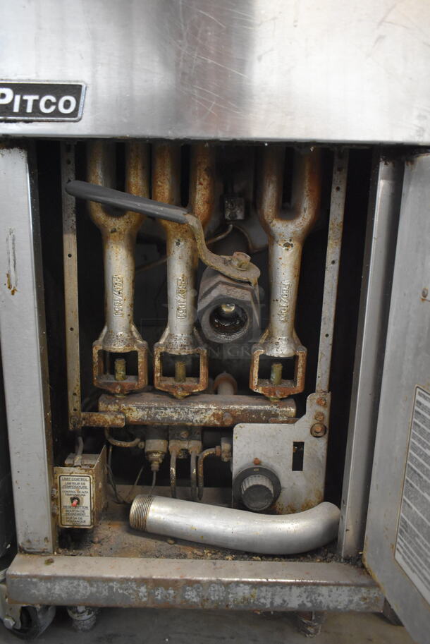 Pitco Frialator 40C+SS Stainless Steel Commercial Floor Style Natural Gas Powered Deep Fat Fryer w/ 2 Metal Fry Baskets. 105,000 BTU. - Image 5 of 9