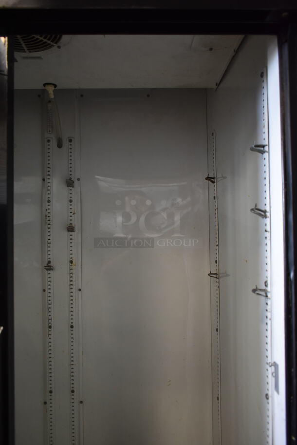 True GDM-37EM Metal Commercial 2 Door Reach In Cooler Merchandiser w/ Poly Coated Racks. 115 Volts, 1 Phase. Tested and Working! - Image 7 of 11