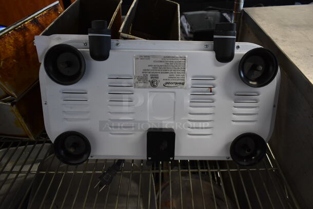 Brentwood TS-361W Metal Countertop Electric 2 Burner Range. 120 Volts, 1 Phaes.  - Image 4 of 5