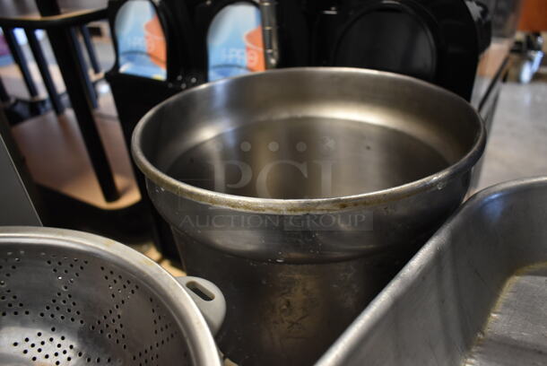 ALL ONE MONEY! Tier Lot of Various Items Including Metal Baking Pans - Image 4 of 5
