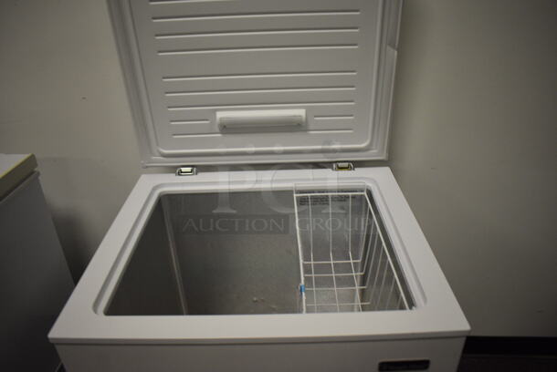 Magic Chef HMCF5W3 Free Standing Freezer. Tested and Working (Main Building) - Image 7 of 11