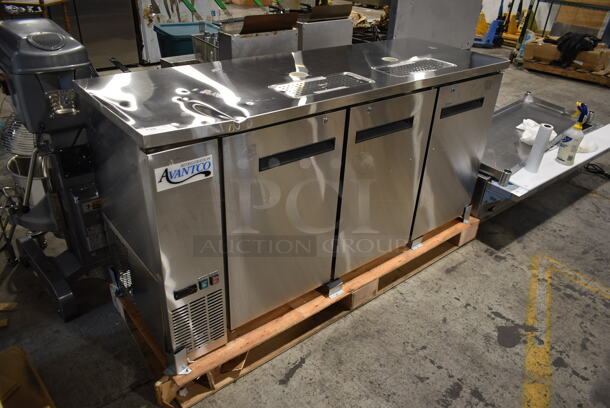 BRAND NEW SCRATCH AND DENT! 2023 Avantco 178UDD72HCS Stainless Steel Commercial Direct Draw Kegerator w/ 2 Beer Towers. 115 Volts, 1 Phase. Stock Picture Used as Gallery. Tested and Powers On But Does Not Get Cold
 - Image 3 of 9