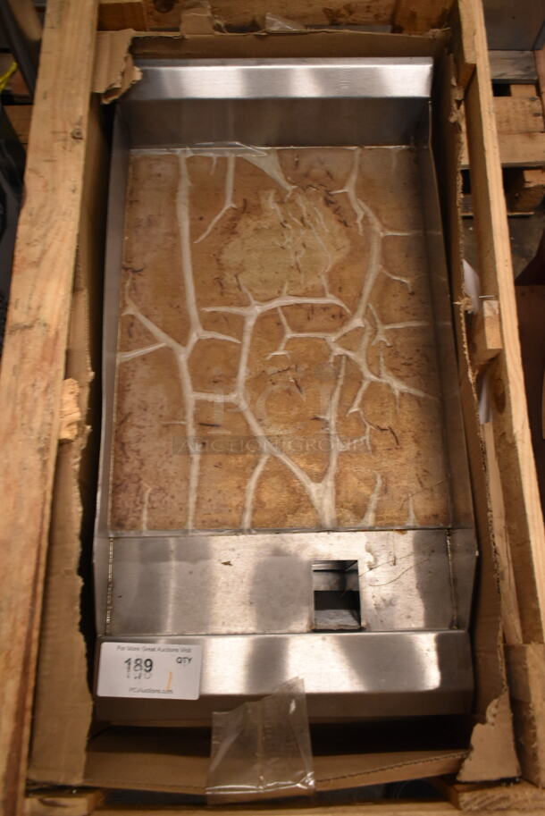 BRAND NEW SCRATCH AND DENT! Avantco 177CAG15MG Chef Series 15" Stainless Steel Countertop Gas Griddle with Manual Controls. 30,000 BTU - Image 2 of 5