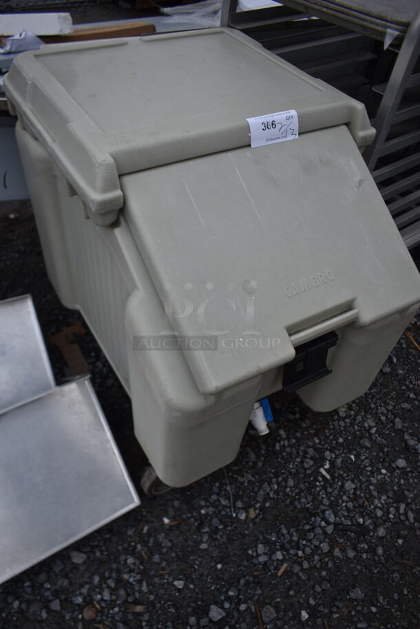 Cambro Poly Insulated Portable Ice Bin on Commercial Casters. - Image 2 of 4