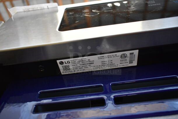 2021 LG LWS3063ST Stainless Steel Electric Powered Convection Oven. 120/208-240 Volts, 1 Phase.  - Image 4 of 4