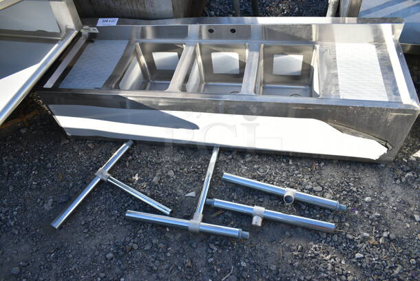 BRAND NEW SCRATCH AND DENT! Regency 600B31014213 3 Bowl Underbar Sink with Two Drainboards. Bays 10x13.5x9.5. Drain Boards 11x15 - Image 2 of 7