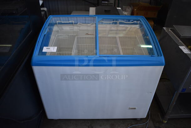 AHT RIO S 100 Metal Commercial Chest Freezer Merchandiser on Commercial Casters. 110-120 Volts, 1 Phase. 40x26x35.5. Tested and Working! - Image 1 of 6