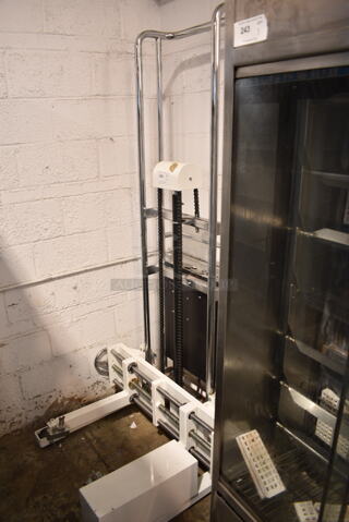 2023 CU030 Metal Commercial Battery Powered 440 Pound Capacity Automatic Bowl Lift. Comes w/ Key! Tested and Working!