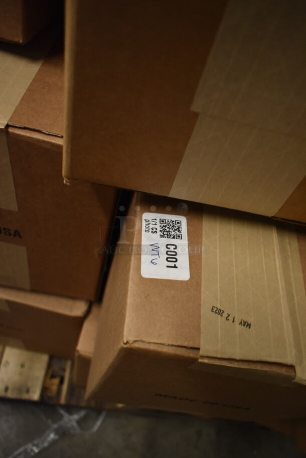 PALLET LOT of 45 BRAND NEW Boxes Including Assorted Candy Boxes , 245100BL, T-1220LB, 069W, 1252X, 130P, P020L, 245GT4, 245WT6, P001, P000, 2451010X, P021-2L, 8130WB Egg Box, 2454110, 2451411/2 1/2 lb, 212L 2 lb Lid, 112 2 lb, 245212, 1190W Small Tote, 210L 1/2 lb Lid, T-1520LB, 111 1/4 lb. 45 Times Your Bid! - Image 6 of 12