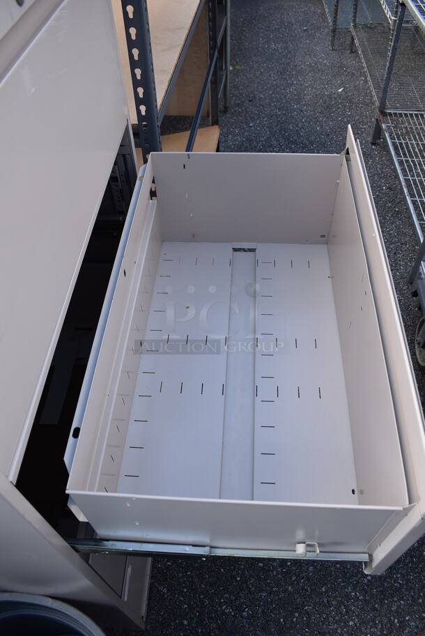 Tan Metal 4 Drawer Filing Cabinet. 30x18x52.5 - Image 7 of 9