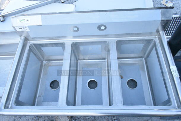 BRAND NEW SCRATCH AND DENT! Regency 600S31220 16-Gauge Stainless Steel Three Compartment Commercial Sink with Galvanized Steel Legs - 12" x 20" x 12" Bowls - Image 5 of 6