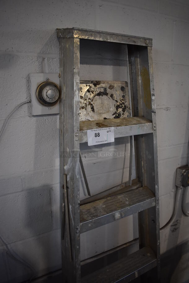 Metal 6' A Frame Ladder - Image 2 of 4