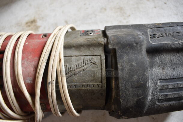 Milwaukee Red and Black Sawzall. 19x5x6. Tested and Working! - Image 4 of 5