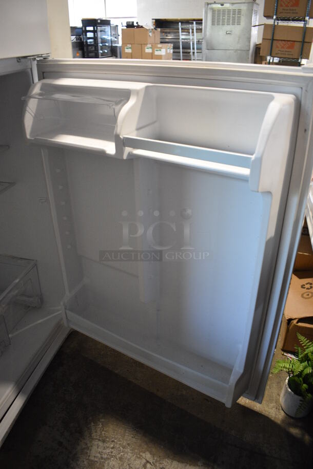 Whirlpool Model WRT311FZDW01 Cooler and Freezer Combo Unit. 115 Volts, 1 Phase. 33x30x66. Tested and Working! - Image 4 of 7
