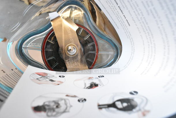 BRAND NEW SCRATCH AND DENT! Clear Poly Blender Pitcher.  - Image 6 of 6