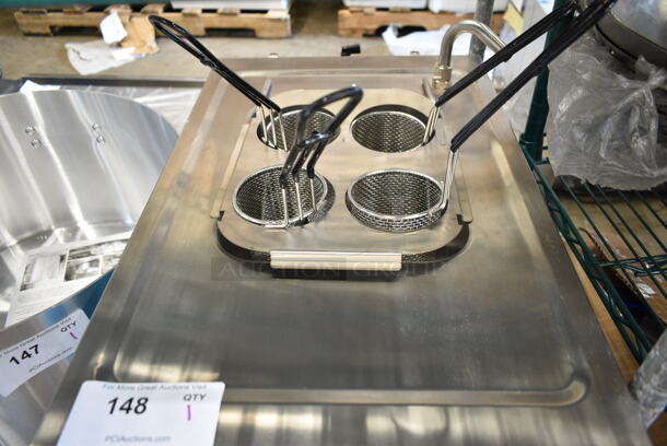 BRAND NEW SCRATCH AND DENT! 2023 Avantco 177PC201M Stainless Steel Commercial 2.1 Gallon / 8 Liter Electric Countertop Pasta Cooker / Rethermalizer. 208/240 Volts, 1 Phase.  - Image 3 of 7