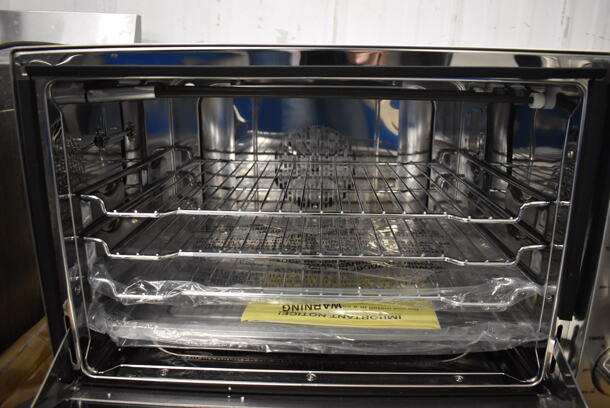 BRAND NEW IN BOX! Waring WCO500X Stainless Steel Commercial Countertop Half Size Convection Oven. 120 Volts, 1 Phase. 24x23x13. Tested and Working! - Image 5 of 8