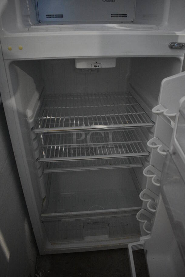 Danby DFF1144W Metal Cooler Freezer Combo Unit. 115 Volts, 1 Phase. 24x28x59.5. Tested and Working! - Image 5 of 7