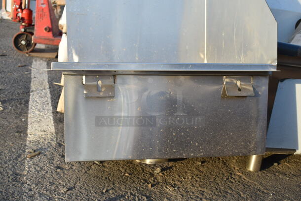 BRAND NEW SCRATCH AND DENT! Regency 600SMFSS23R 16-Gauge 304 Stainless Steel Floor Mounted Mop Sink with Right Side Splash Guard - 22" x 21 3/8" x 10" Bowl - Image 5 of 7