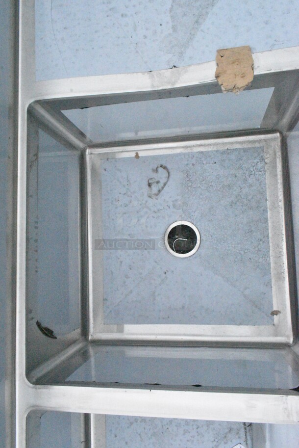BRAND NEW SCRATCH AND DENT! Regency 600S32424224 Spec Line 124" 14 Gauge Stainless Steel Three Compartment Commercial Sink with 2 Drainboards - 24" x 24" x 14" Bowls. No Legs.  - Image 6 of 10